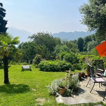 Casa Lario * Naggio (Lombardy)