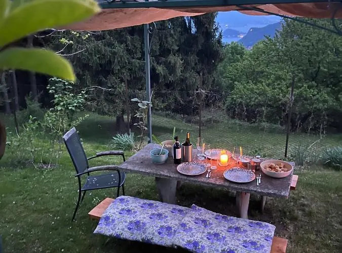 Casa Lario * Naggio (Lombardy)