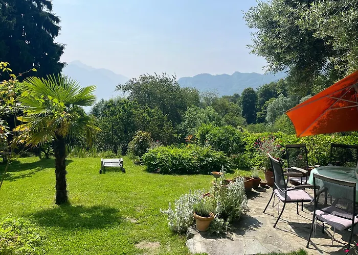 Casa Lario * Naggio (Lombardy)